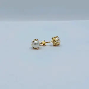 Pendientes de Perlas Doradas de Diseño, con Cierre Seguro, Joyería Fina Clásica, Regalo para Ella, Elegantes Pendientes de Perlas Doradas, Pendientes de Perlas Redondas - Product Image 1