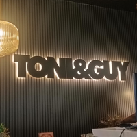 Enseigne murale en métal 3D sur mesure, lettres volumineuses, vente en gros, lettres 3D en acier inoxydable pour la publicité hôtelière