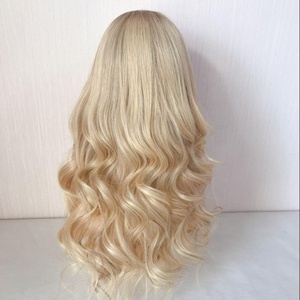 Parrucca Yefine in <span class=keywords><strong>Capelli</strong></span> Remy <span class=keywords><strong>Biondo</strong></span> <span class=keywords><strong>Dorato</strong></span>, Lussuosa Parrucca Ebraica con Base in Seta Trasparente e Frontale in Pizzo, Semi-Lavorata a Mano, Kosher, in <span class=keywords><strong>Capelli</strong></span> Umani - Product Image 2