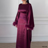 Islamische Kleidung Neues Design Schmetterlings-Abaya Dubai-Stil Satin Geschlossene Abaya Muslimische Damenkleider mit Federnärmeln