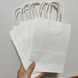 Bolsas de Papel Reciclado Marrón al por Mayor KM Premium con Impresión de Logotipo Personalizado para Negocios Sostenibles, Eventos y Promociones - Product Image 3