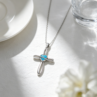 Collier pendentif croix en argent sterling 925 plaqué rhodium avec turquoise en forme de cœur, vente en gros, collection Moyu Jewelry