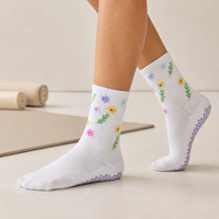 Chaussettes de Pilates antidérapantes de haute qualité pour femmes, idéales pour le studio de Pilates, le fitness, le yoga et la barre, chaussettes de Pilates tricotées antidérapantes personnalisables