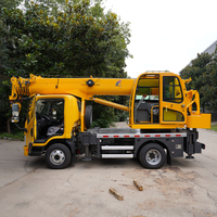 Grue automobile 6t avec flèche à 7 sections, mini-grue hydraulique sur camion pour la construction rurale et le retransplantage d'arbres