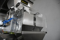 Machine d'emballage automatique pour riz, flocons d'avoine, noisettes, graines de pastèque, maïs congelé, sucre et autres produits alimentaires, en sacs en papier kraft, plastique ou en sacs de papier.