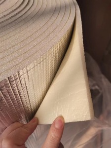 Rouleau d'<span class=keywords><strong>isolation</strong></span> en mousse EPE colorée avec feuille d'aluminium, matériau d'<span class=keywords><strong>isolation</strong></span> thermique pour boîte, doublure isolante, adhésif EPE au dos - Product Image 4