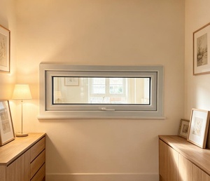 Fenêtre à auvent <span class=keywords><strong>en</strong></span> PVC avec verre trempé feuilleté, charnière à friction et cadre extérieur noir thermolaqué - Product Image 5