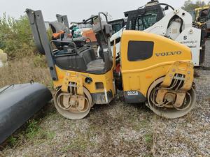 Gebraucht Asphalt Verdichter rolle Volvo DD25B Doppels tahlrad Vibrations walze Gebraucht Volvo 2 Tonnen Kleine Straßen walze im Jahr 2022 - Product Image 5