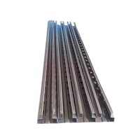 Ligne de production de rayonnages en acier, équipement de profilage à froid avec contrôle PLC et composants de moteur essentiels
