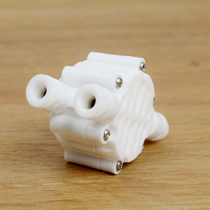 Conector Rápido de Cuatro Vías 1/2 Pulgada para Purificador de Agua, Sistemas de Ósmosis Inversa con Gran Compatibilidad - Product Image 1