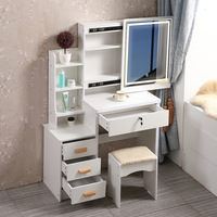 Ensemble de meubles de chambre à coucher moderne avec coiffeuse éclairée, miroir et tabouret, design en panneaux de bois blanc pour appartement