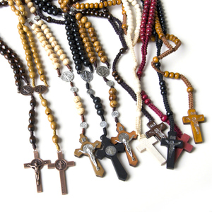 Rosario Cattolico con Pendente Crocifisso <span class=keywords><strong>di</strong></span> San Benedetto, Perline in Legno, Rosari Fatti a Mano, Regalo Religioso per <span class=keywords><strong>Pasqua</strong></span>, Vendita all'Ingrosso - Product Image 1