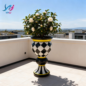 Pot de fleurs sur pied à motif damier, vintage, décoratif, haut, pour intérieur, maison, salon, centre commercial, artisanat en fibre de verre ML - Product Image 4