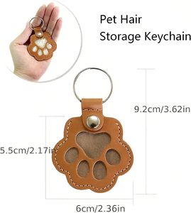 Portachiavi Commemorativo a Forma di Zampa di Gatto o Cane in Alluminio con Capsula Ricaricabile per Conservare il Pelo dell'Animale (3 Pezzi) Include Supporto - Product Image 2