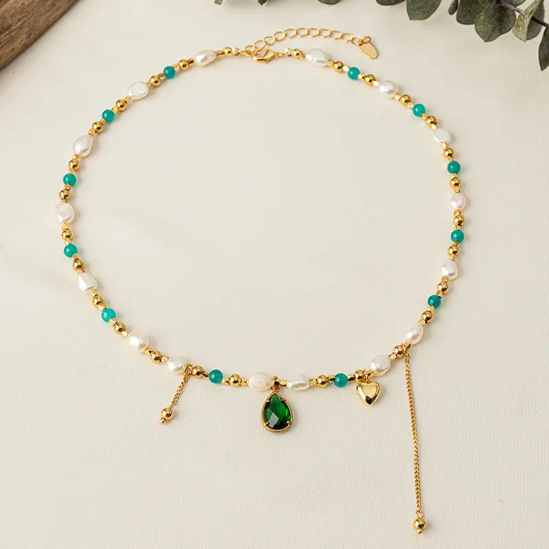 Collar de perlas de agua dulce multicolor de titanio con piedras preciosas esmeralda de gota de agua chapadas en oro real para mujer