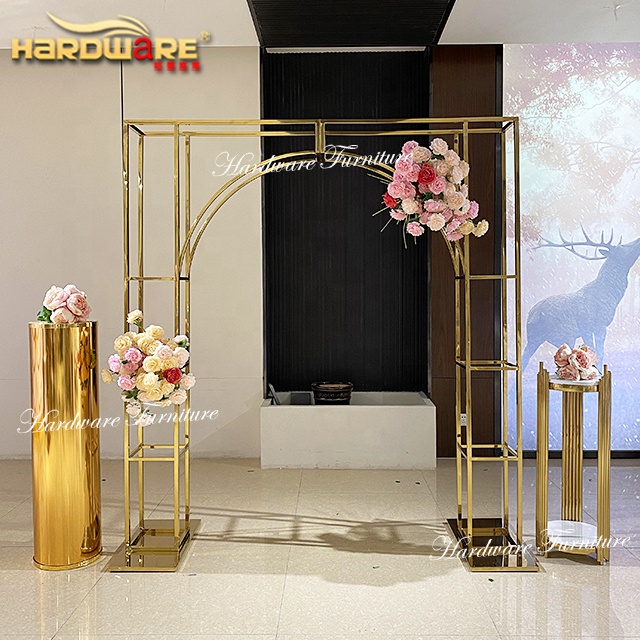 Металлический или пластиковый разделитель для прихожей в ресторане