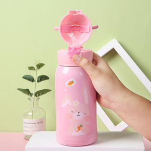 Botella de agua aislada al vacío de acero inoxidable con cuernos creativos de 20oz para niños Diseño de dibujos animados de regreso a la escuela para niños - Product Image 3