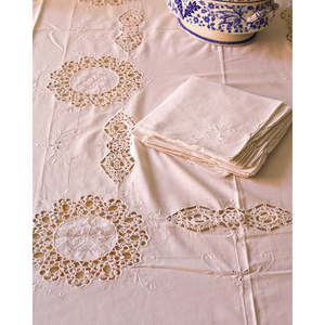 White Linen and Tatting <b>Lace</b> <b>Tablecloth</b> with Rosettes and 12 Napkins 252x170 cm - Product Image 6
