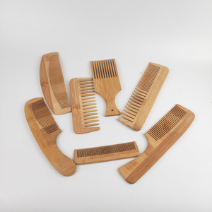 Peigne en Bois et Bambou 100% Naturel à Dents Larges pour Cheveux et Barbe, Brosses Courantes pour Usage Domestique avec Étiquette Privée, Vente en Gros - Product Image 6