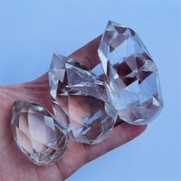 Vente en gros de cristal naturel transparent de 5 à 6cm polyèdre de quartz clair poli pour cadeaux de guérison