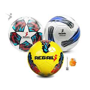 Buona carica <span class=keywords><strong>a</strong></span> prova di esplosione <span class=keywords><strong>calcio</strong></span> e pallone da <span class=keywords><strong>calcio</strong></span> dimensione ufficiale e peso avvolgimento vescica <span class=keywords><strong>calcio</strong></span> per l'allenamento di benvenuto OEM - Product Image 1