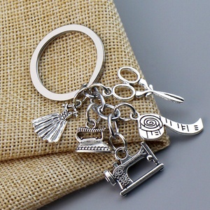 Hotsale Tự Làm Đồ Trang Sức Handmade Máy May Móc Chìa Khóa Kéo Cai Trị Thợ May Keyring Thiết Kế Thời Trang Công Cụ Nhỏ Kim Loại Móc Chìa Khóa - Product Image 5