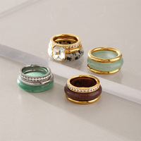 18K Gold PVD-beschichtete Edelstahl Stapelbare Ringe Set mit Naturstein CZ Kristall Wasserdicht Damen Nischen-Vintage-Ringe Geschenk