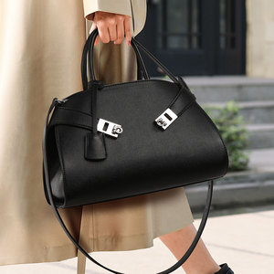 Approvisionnement direct : Nouveau sac hobo élégant et polyvalent, style urbain et épuré, avec fermeture éclair, motif litchi, grande capacité, idéal pour les trajets quotidiens - Product Image 2