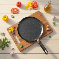 Plaque de cuisson à pizza antiadhésive en acier au carbone de 1,0 mm, 28 cm, avec poignée en bakélite, compatible four et gaz, prix usine le plus bas, en stock
