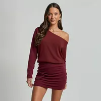 Robe moulante élégante à épaules dénudées, manches longues, mode printemps-été, commande en gros