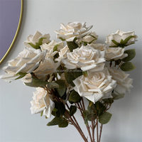 B-1393 Branche de rose blanche en soie faite à la main de haute qualité, 3 têtes, rose artificielle couleur cappuccino pour la fête des mères et Noël