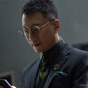 Gafas de Sol Redondas para Hombre Estilo Sun Honglei, Montura Mediana, Lentes con Protección Contra Luz Azul, Origen Wenzhou, Parte 2585 - Product Image 1