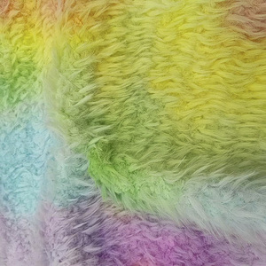 Textile de maison à poils longs multi couleurs bon marché <span class=keywords><strong>tissu</strong></span> polyester arc-en-ciel peluche <span class=keywords><strong>fausse</strong></span> <span class=keywords><strong>fourrure</strong></span> pour jouets - Product Image 1