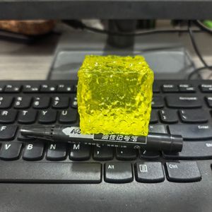 Jouet anti-stress en forme de cube de maltose transparent en nid d'abeille, jouet sensoriel en cristal à récupération lente - Product Image 6
