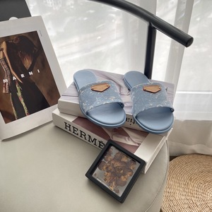 Sandalias de Mujer de Lujo INS 2025, Nuevas, de Alta Calidad, Retro, Estampadas, para Exteriores, Moda, Pantuflas de Una Pieza - Product Image 4