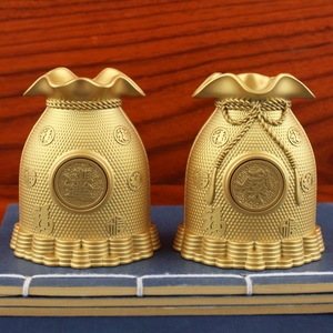 Hucha de aleación Dittong con diseño de bolsa de la suerte para atraer riqueza y tesoros, decoración para mesa de centro de sala de estar, adornos, dinero - Product Image 1