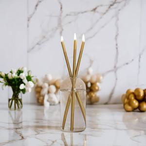 Bouteille <span class=keywords><strong>de</strong></span> <span class=keywords><strong>paraffine</strong></span> liquide rechargeable C&H 17 oz, <span class=keywords><strong>lampe</strong></span> <span class=keywords><strong>à</strong></span> <span class=keywords><strong>huile</strong></span> liquide avec entonnoir, bougie avec mèches métalliques dorées et argentées - Product Image 3