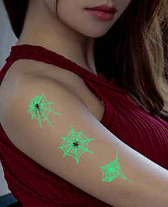 Adesivo del tatuaggio del corpo temporaneo impermeabile per bambini con disegno del tatuaggio luminoso a tema ragno - Product Image 3