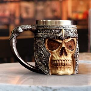 Taza de <span class=keywords><strong>cerveza</strong></span> de fiesta de bar personalizada con mango, Cráneo de resina vikinga con acero inoxidable incorporado, taza de café y <span class=keywords><strong>cerveza</strong></span> - Product Image 3