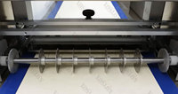 Opération facile commerciale Machine de découpe de forme de niveleur de pâte entièrement automatique Croissant faisant la ligne de production de laminoir à pâte