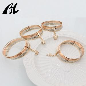 <span class=keywords><strong>Pulseras</strong></span> Semanarias <span class=keywords><strong>de</strong></span> Moda con Dijes Mexicanos Tricolor <span class=keywords><strong>de</strong></span> Joyería Religiosa Católica para Mujer en <span class=keywords><strong>Oro</strong></span> Laminado <span class=keywords><strong>de</strong></span> 14k - Product Image 2