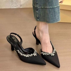 Chaussures d'été élégantes à talons hauts pour femmes, style français, à enfiler, à bout étroit, avec décorations en cristal et texture brillante - Product Image 2