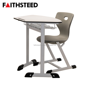 Set Scrivania e Sedia Ergonomica <span class=keywords><strong>Regolabile</strong></span> <span class=keywords><strong>in</strong></span> <span class=keywords><strong>Altezza</strong></span> per Studenti, Telaio <span class=keywords><strong>in</strong></span> Metallo Resistente, Tavolo e Sedia per Scuola Secondaria - Product Image 1