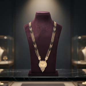 Mangalsutra con diseños tradicionales indios, colgante de oro, mangalsutra para bodas indias, cuentas negras para mangalsutra de oro. - Product Image 2
