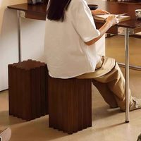 Canapé, table basse médiévale, table de balcon, tabouret carré double usage en bois massif avec étagère pour salon