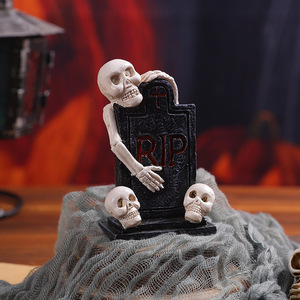 ชุดตุ๊กตาเรซิ่นมาสเตอร์กูฮาโลวีน พร้อมของตกแต่งรูปหัวกะโหลกผีและฟักทอง สำหรับตกแต่งบ้านให้ดูหลอนๆ - Product Image 2