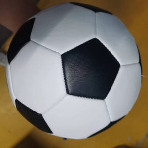 Balón de Fútbol Cosido a Máquina de PU, Económico, Venta al Por Mayor de Fábrica, para Deportes Escolares y Entrenamiento de Principiantes - Product Image 4