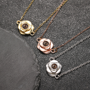 Gioielli alla Moda Personalizzati con Proiezione Foto, Ciondolo Trendy in Rame a Forma di Rosa con Zirconi e Scritta '<span class=keywords><strong>I</strong></span> <span class=keywords><strong>Love</strong></span> <span class=keywords><strong>You</strong></span>' - Product Image 2