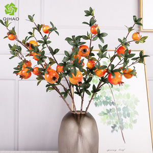 Branche de grenade artificielle Qihao avec fruits oranges pour la décoration intérieure et les célébrations festives - Product Image 1