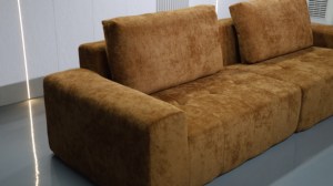 Elegante Sofá Seccional de Pana Color Caramelo, Sofá Modular Comprimido de 300x100x70cm para Sala de Estar y Hotel - Product Image 6